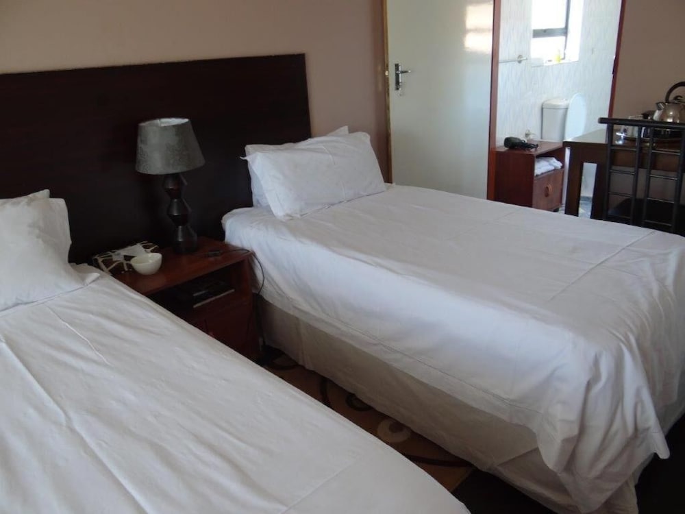 Flossie S Bed And Breakfast 6/32
