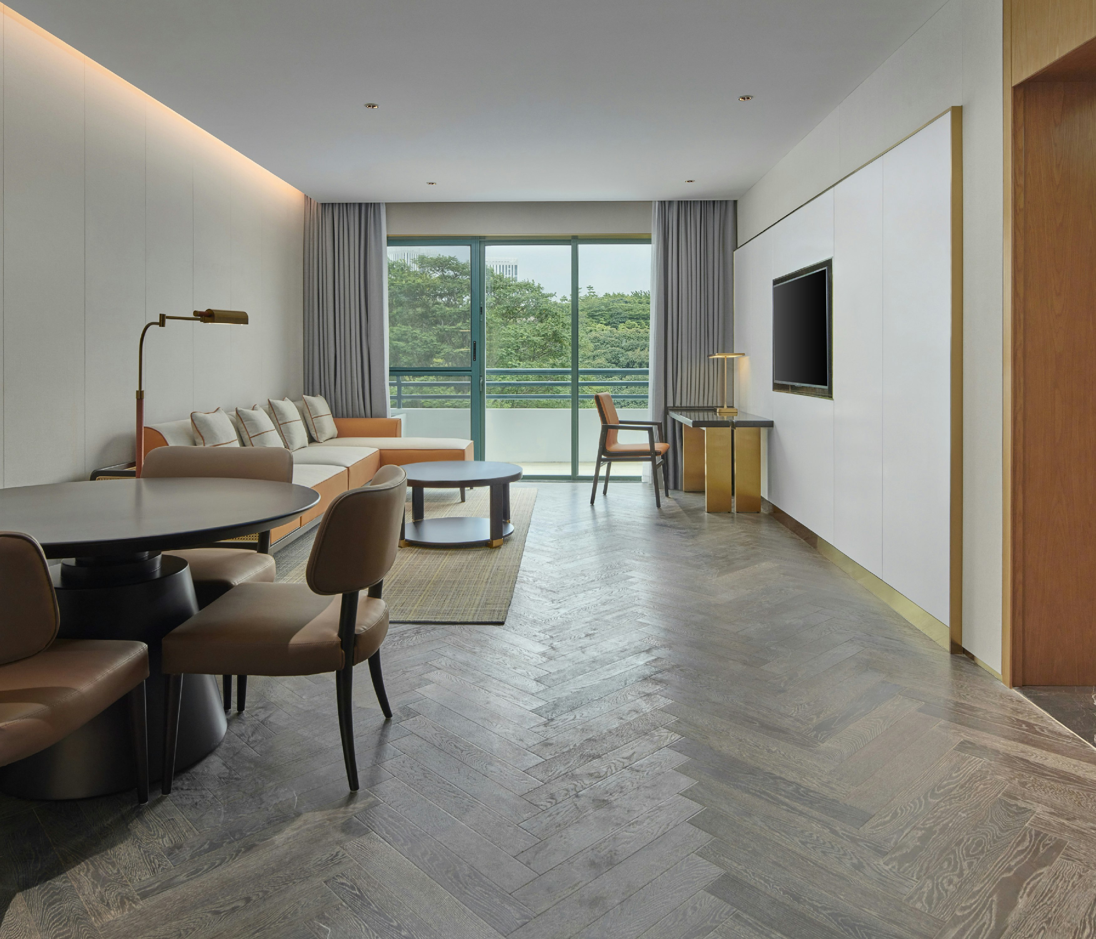 EXECUTIVE, SUITE