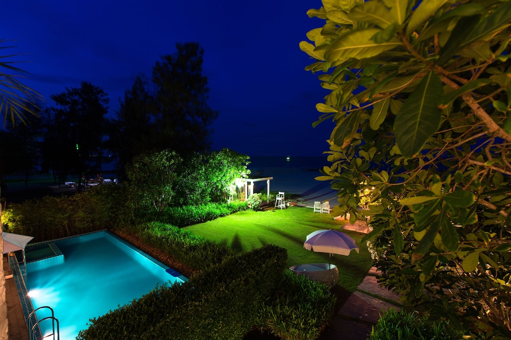 Verano Beach Villa 32/56