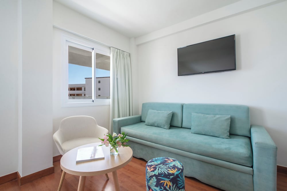 Hotel Costa Malaga (Adults Recommended) by Pierre & Vacances 34/57