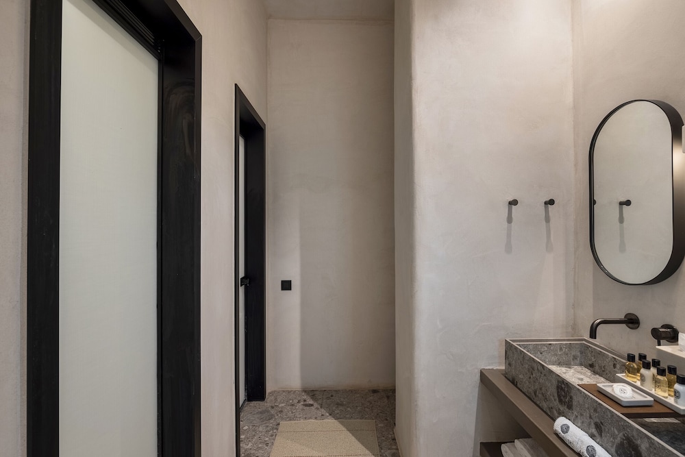 Aeonic Suites and Spa - Adults Only 46/50