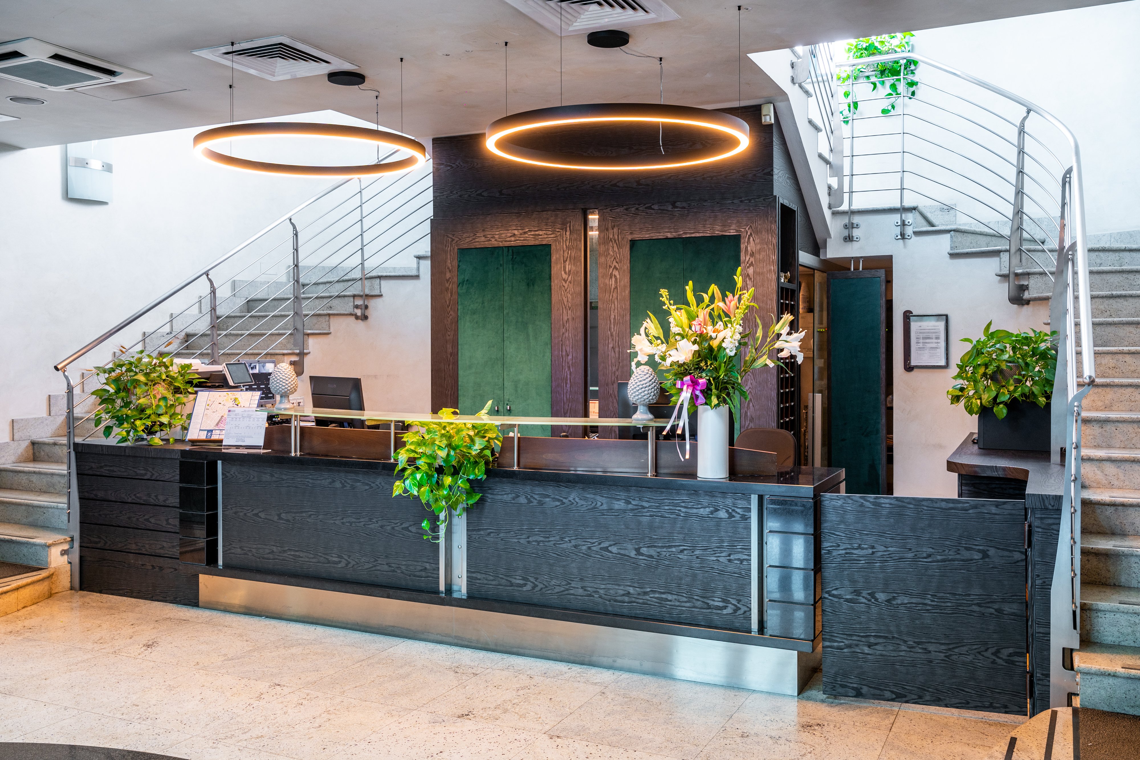 Hotel Parisi 8/67