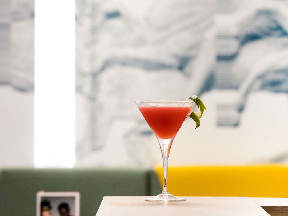 Ibis Styles Athens Routes 20/49