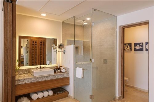 Room, Single