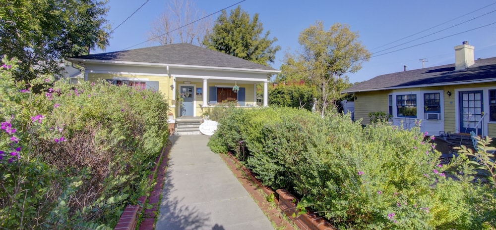 Secret Garden Inn 66/73