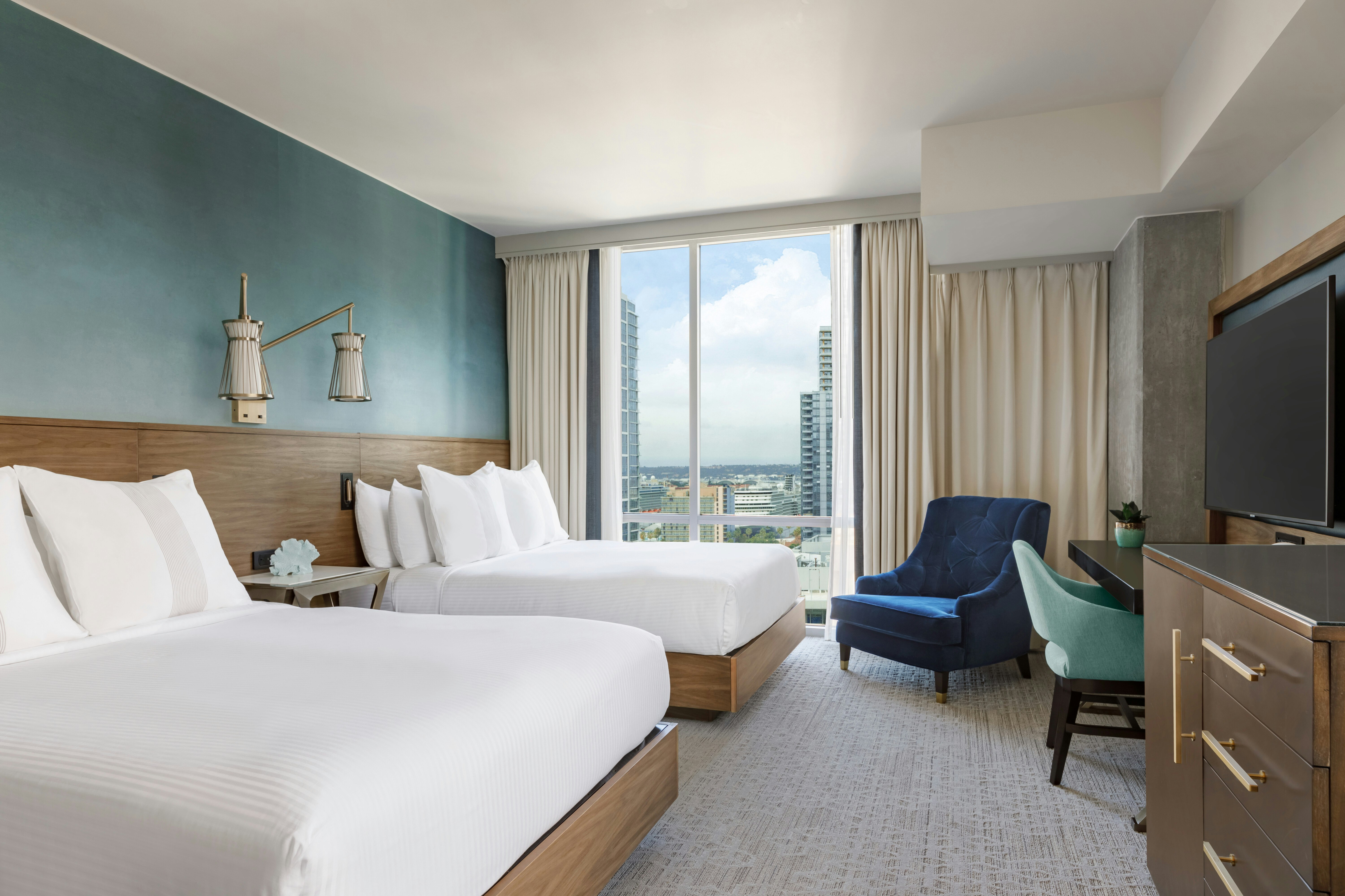 room, 2 queen beds, city view