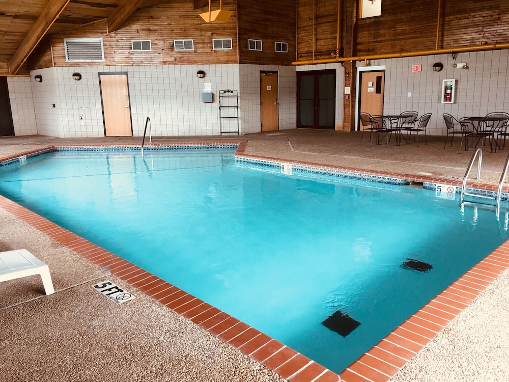 Regency Inn And Suites 30/51