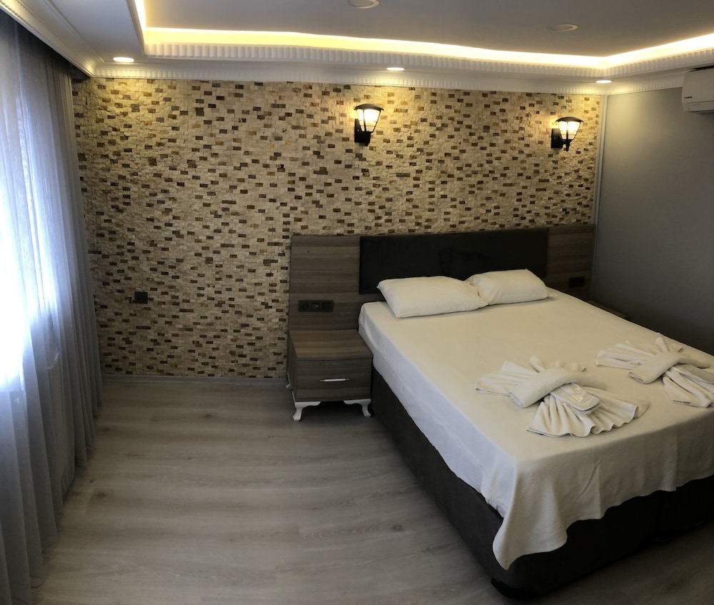 Hotel Emir 13/50