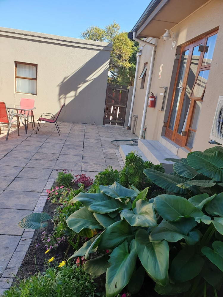 Dilisca Guesthouse 42/50
