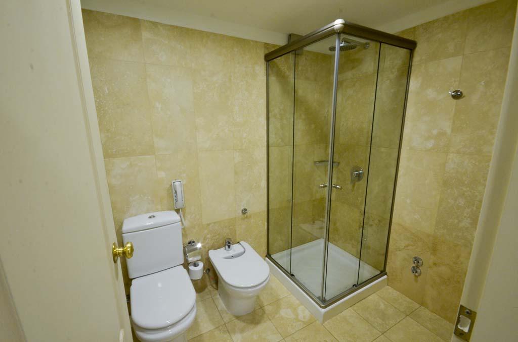 جناح، Austral Plaza Hotel 2/5