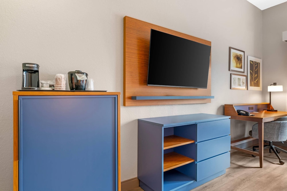 Country Inn Suites By Radisson West Bend Wi 53/58