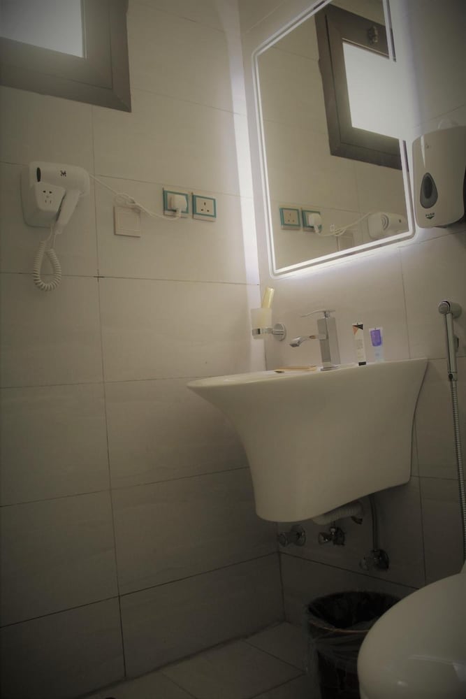 عروس الفيصلية للوحدات السكنية المفروشة(Aros Alfaisaliah Furnished Units) 72/73