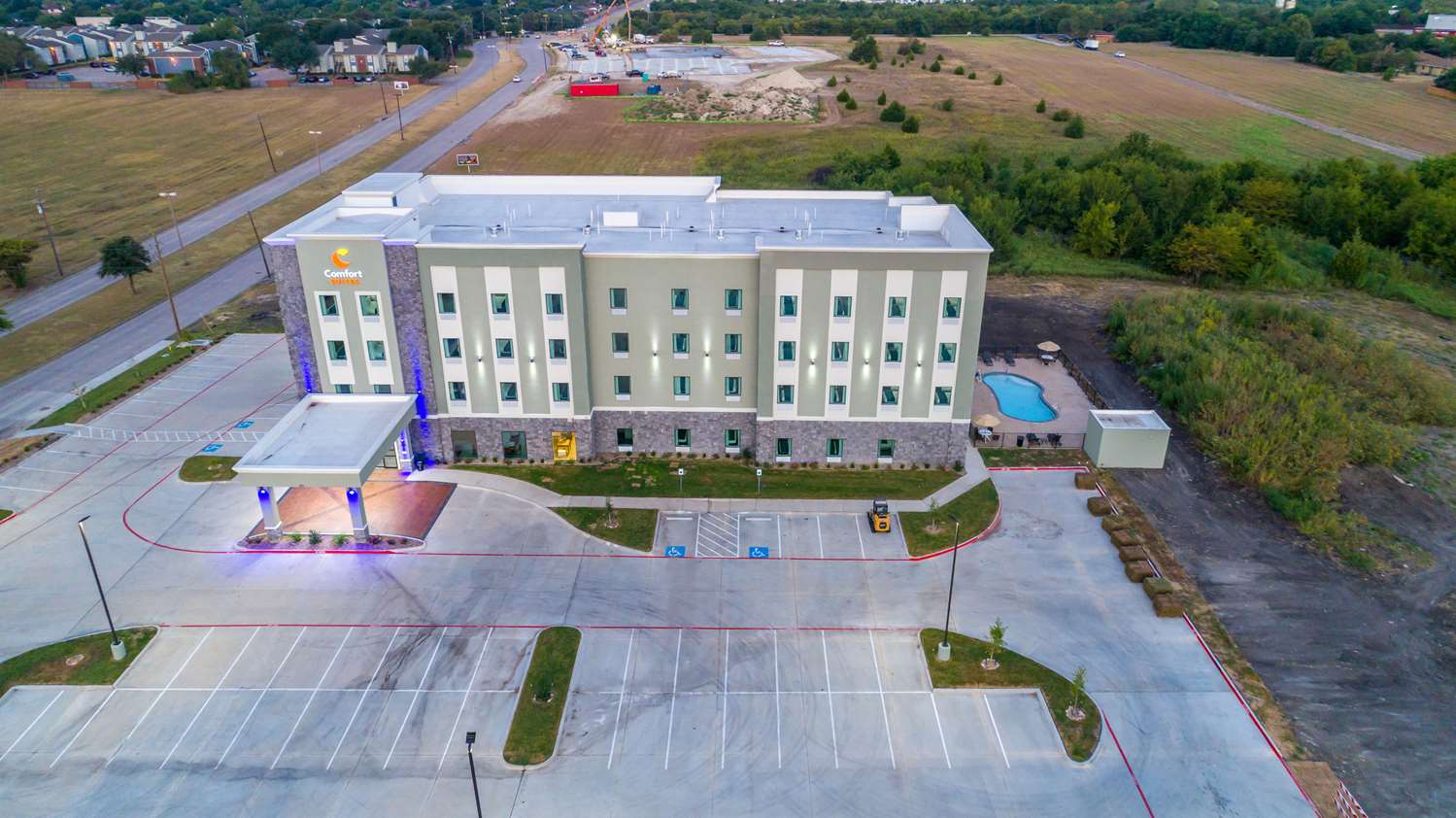 Comfort Suites DeSoto Dallas South 3/51
