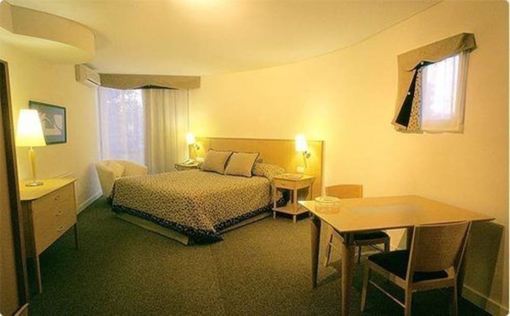 Urbanas Suites 17/36