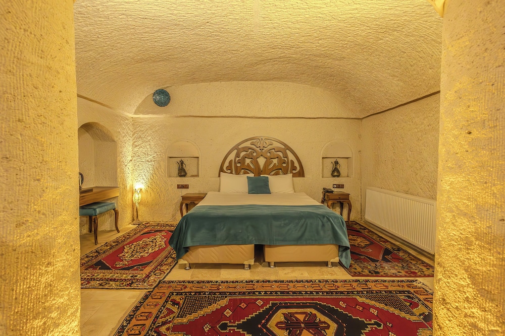 Miracle Cave Hotel 4/50