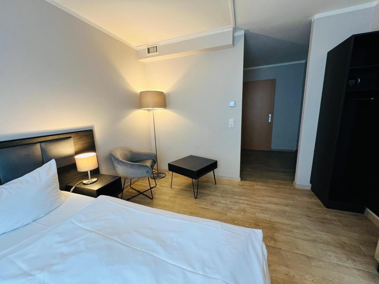 Hotel B99 13/39