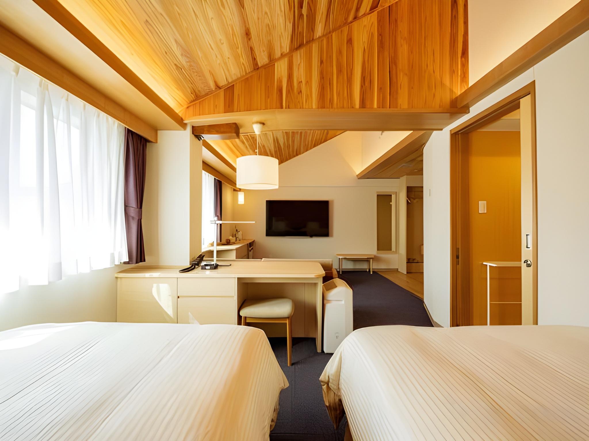 Type B, Deluxe, Twin Beds