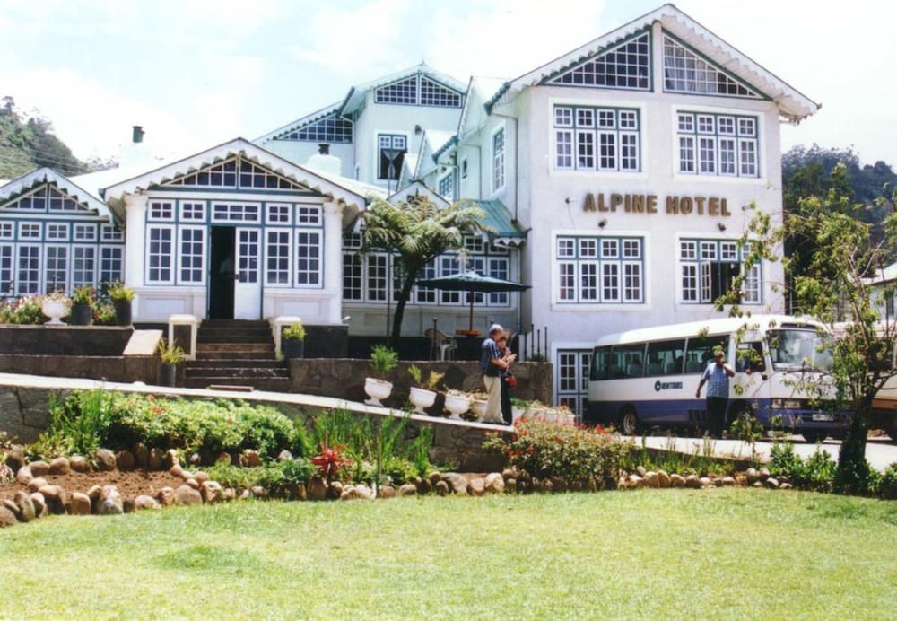 Alpine Hotel 24/27