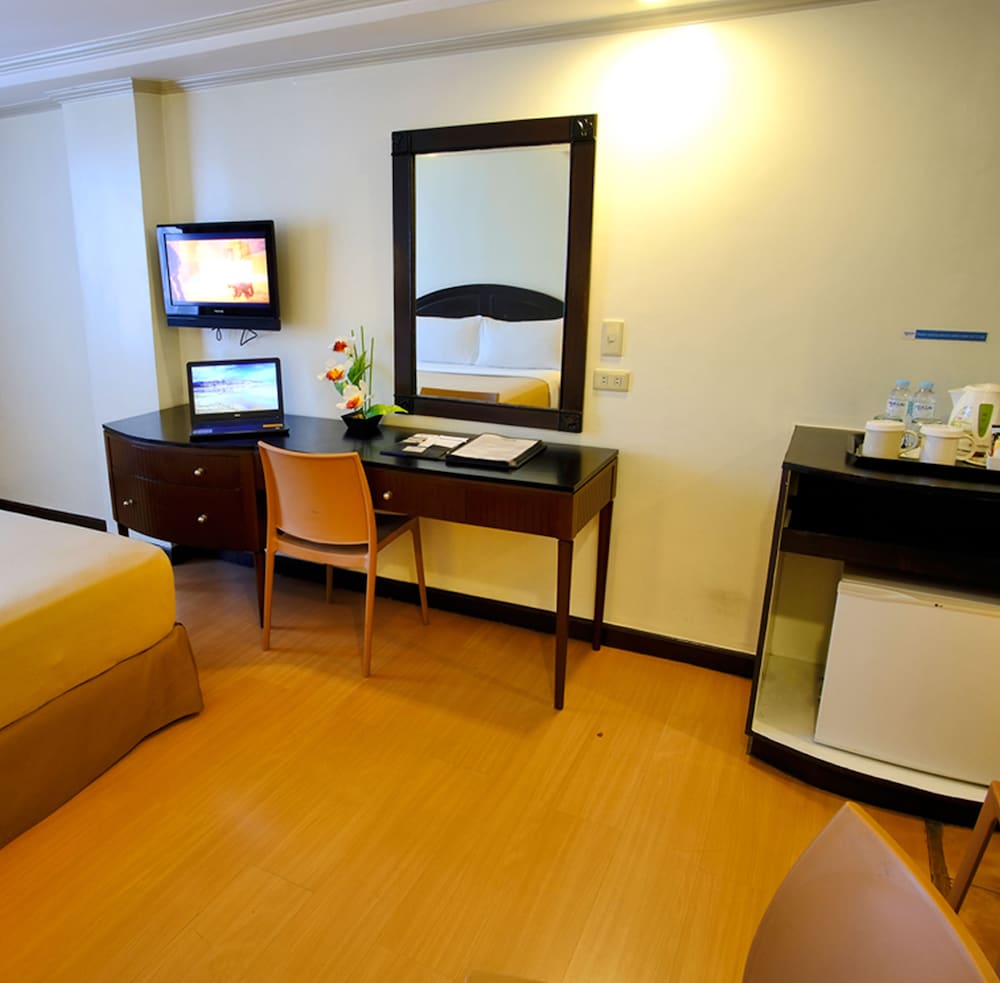 Fersal Hotel Neptune Makati 50/65