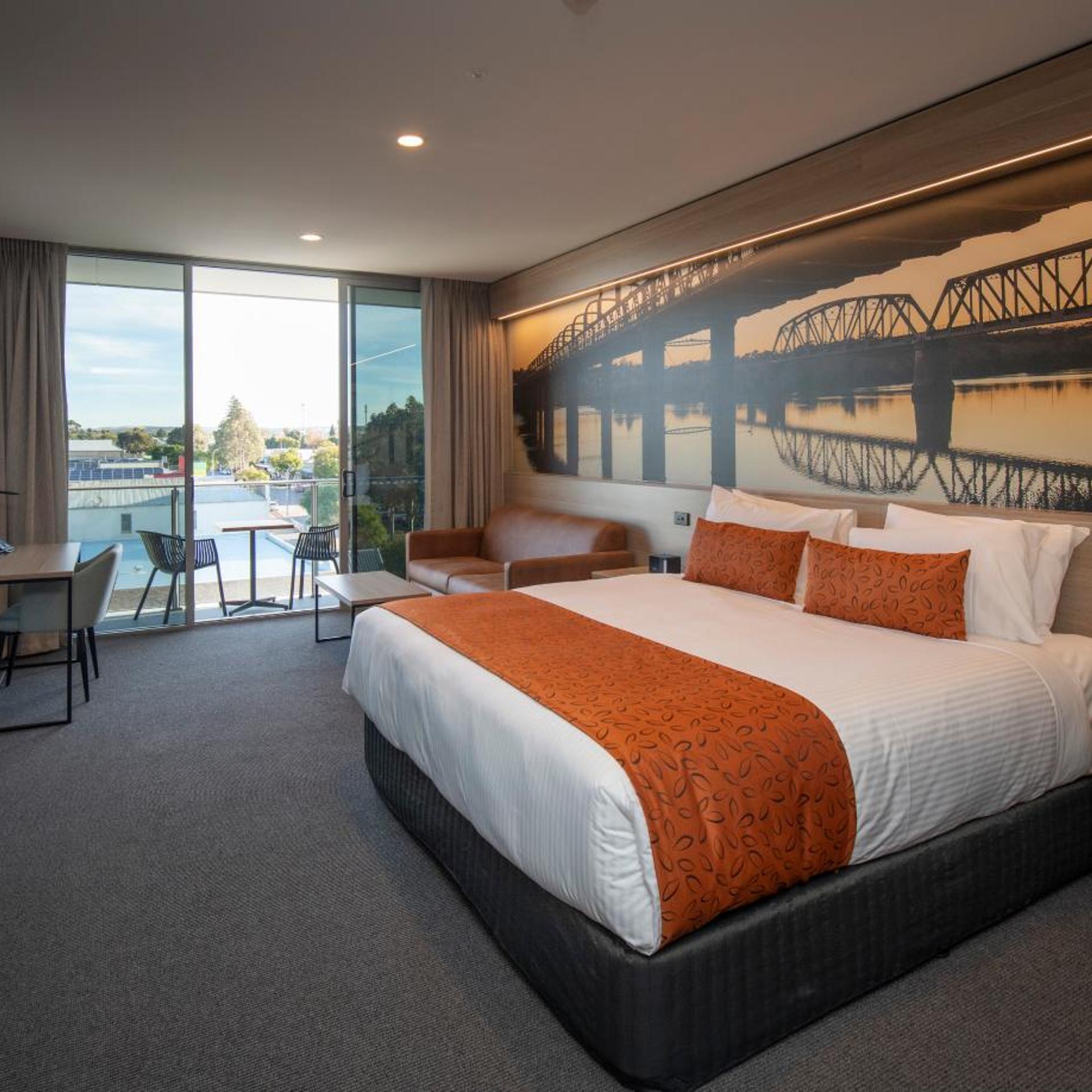 City, Suite, King Bed, Balcony