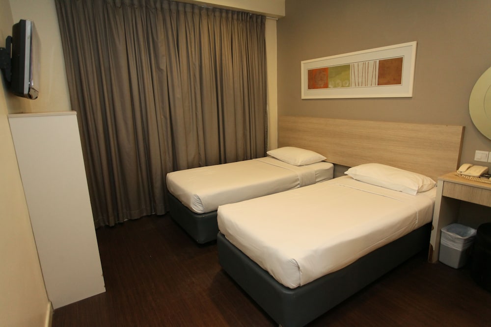 Hotel 81 Lucky 16/22