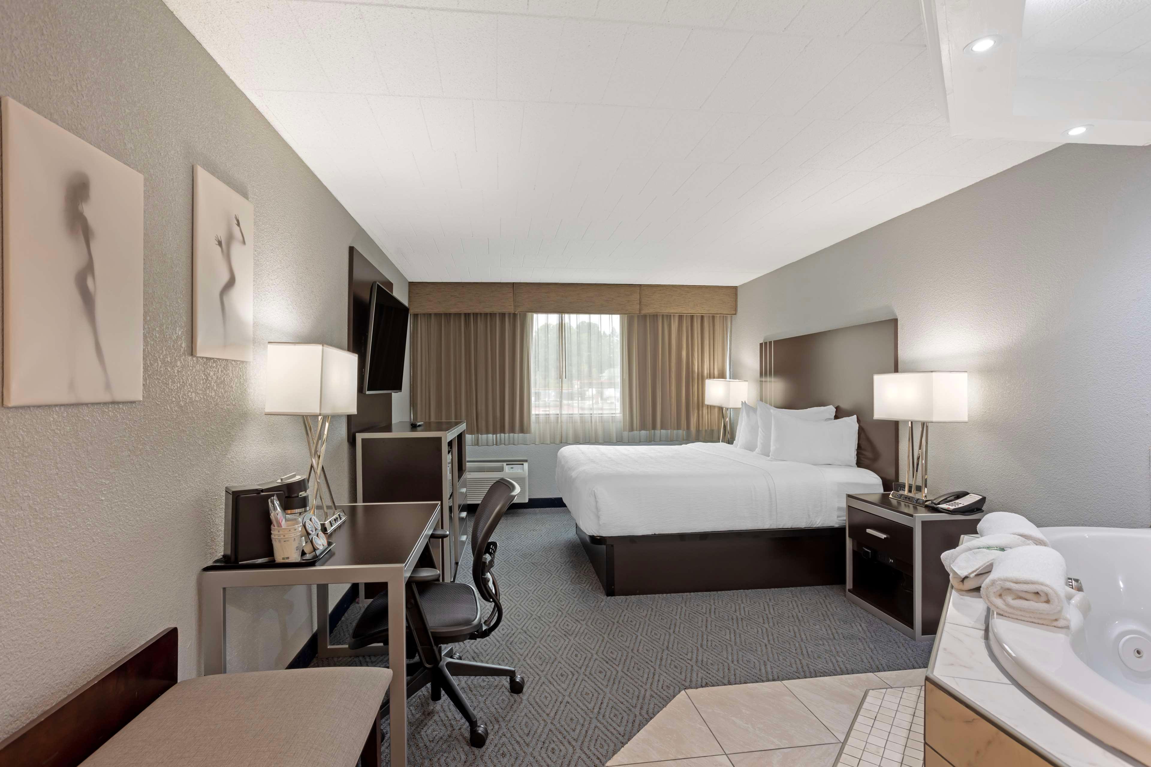Room, Best Western Plus Reading Inn & Suites 5/10