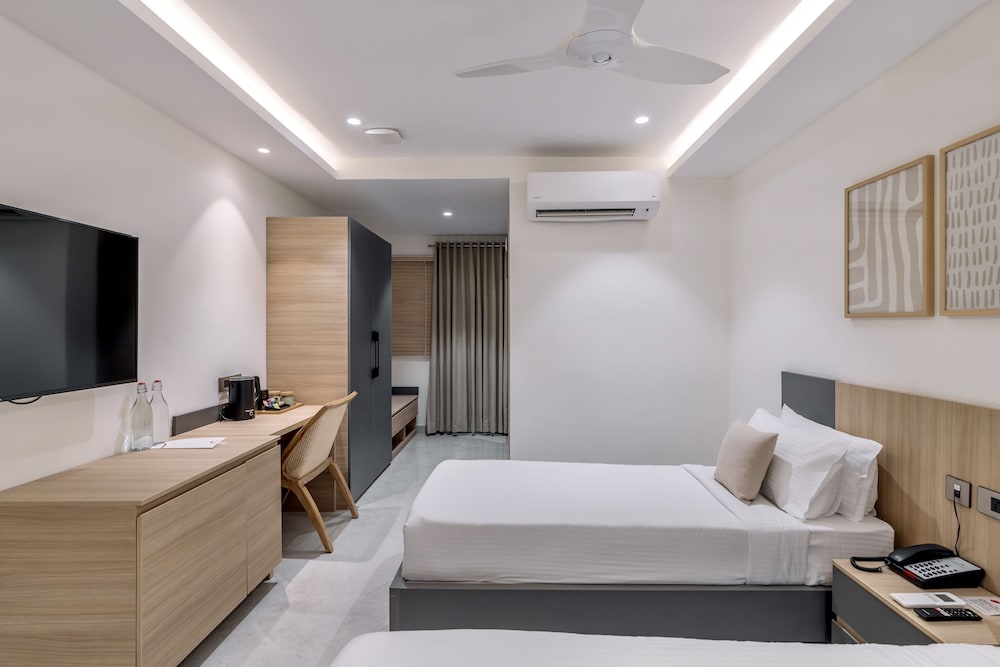 SKYLA Studios and Suites Kondapur 9/46