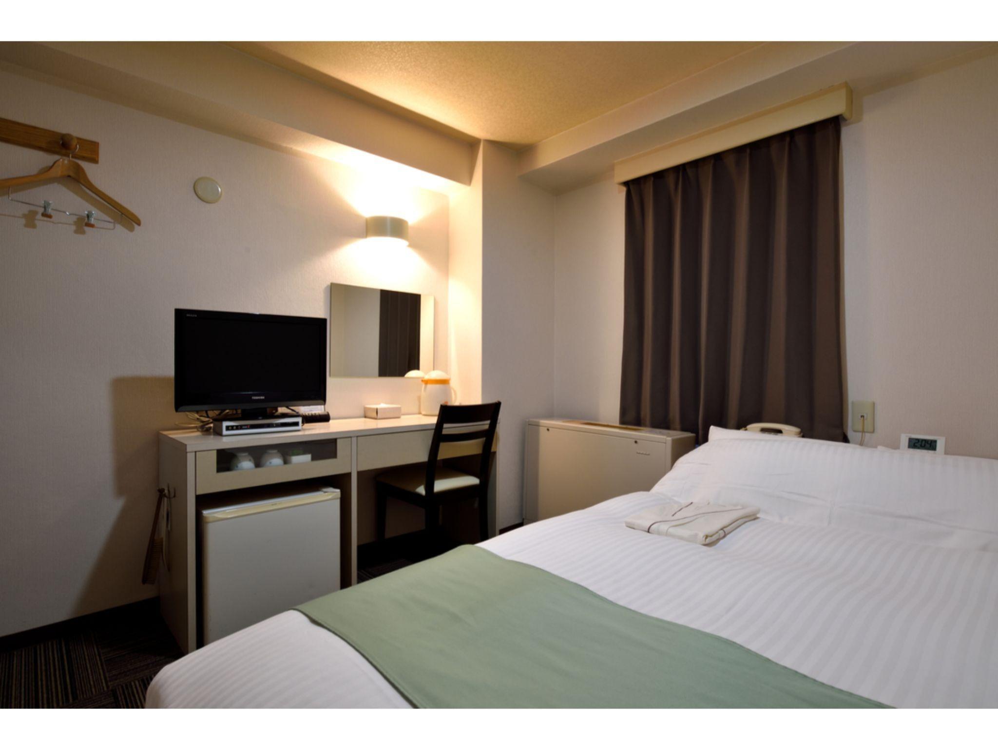 Semi Room