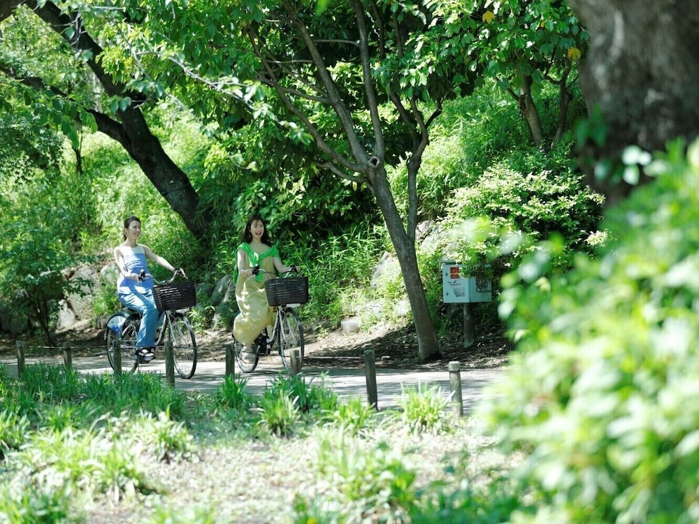And Here TOKYO UENO 46/47