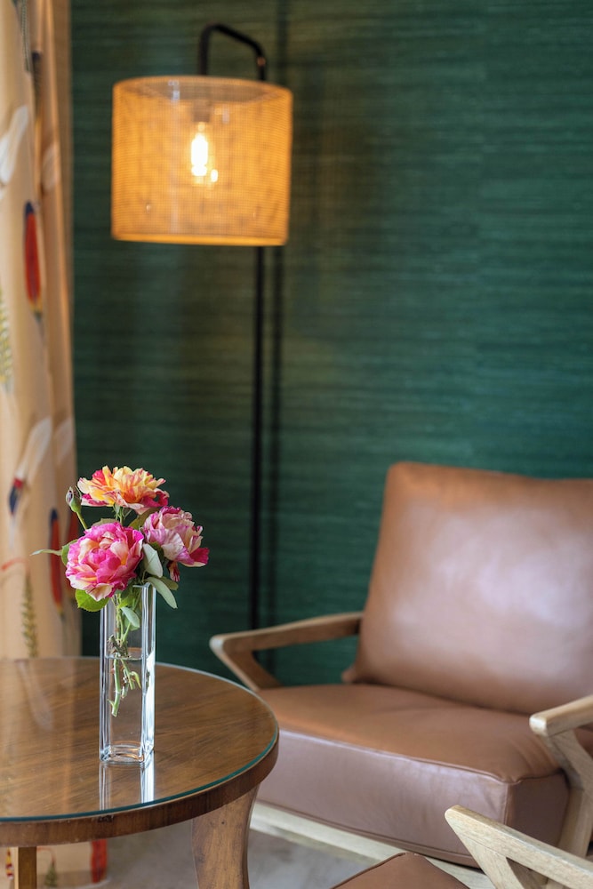 Relais and Chateaux Hotel La Reserve 16/37