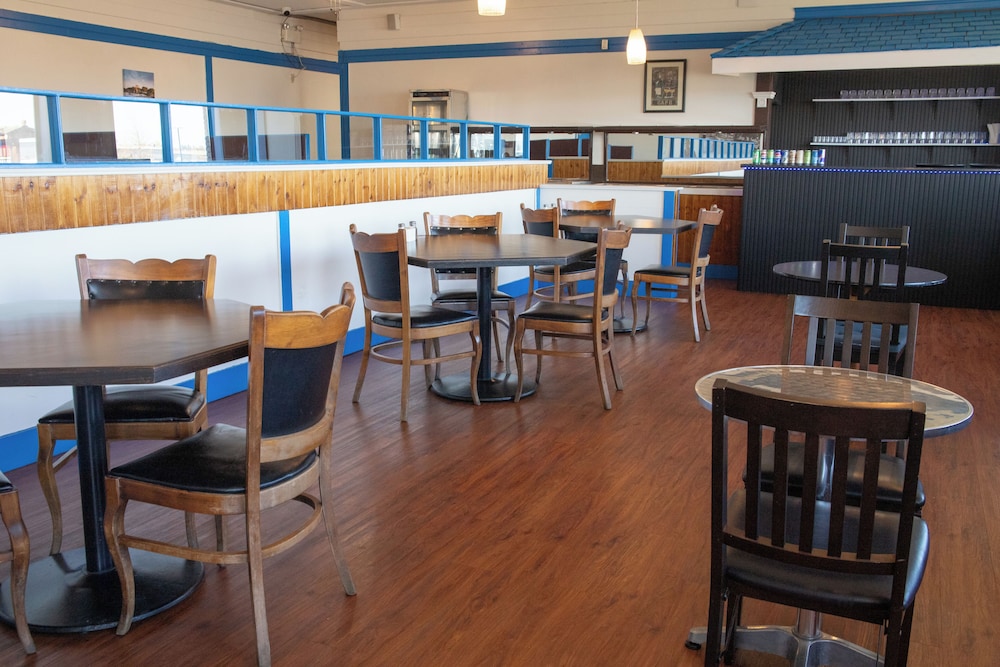 Ramada by Wyndham Dawson Creek 19/23
