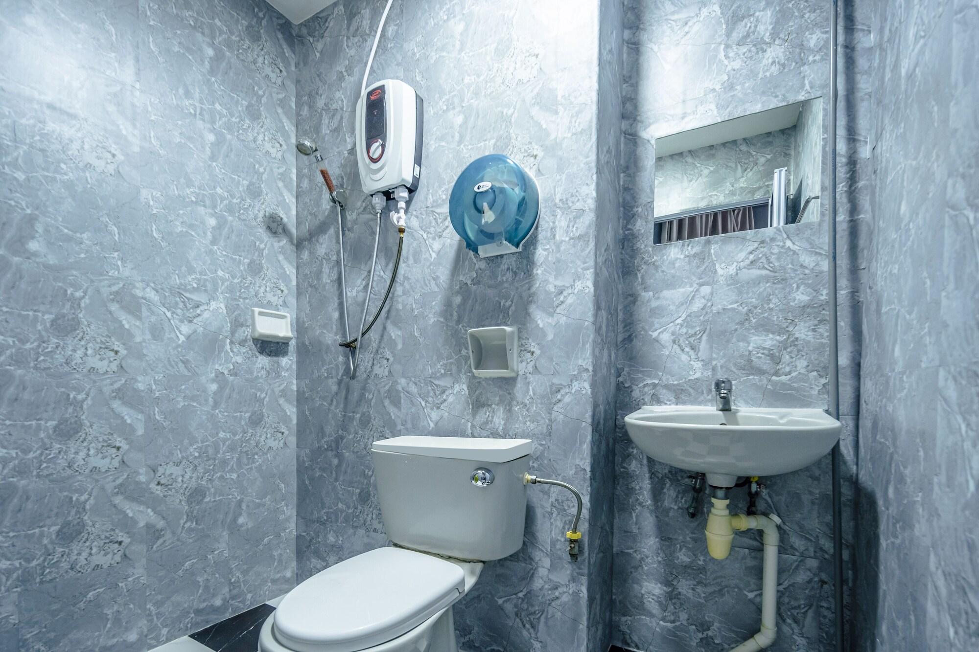 K HOTEL 8 54/56