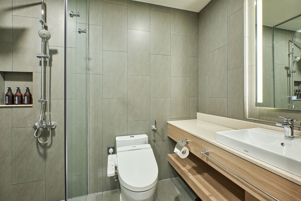 Sotetsu Grand Fresa Saigon 48/49