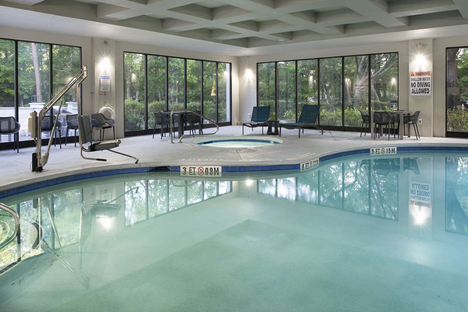 swimming pool spa