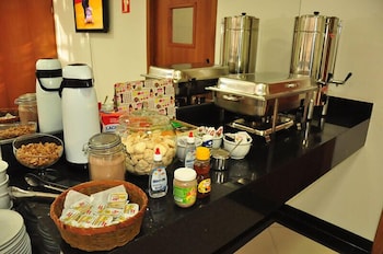 CATU PALACE HOTEL 13/17