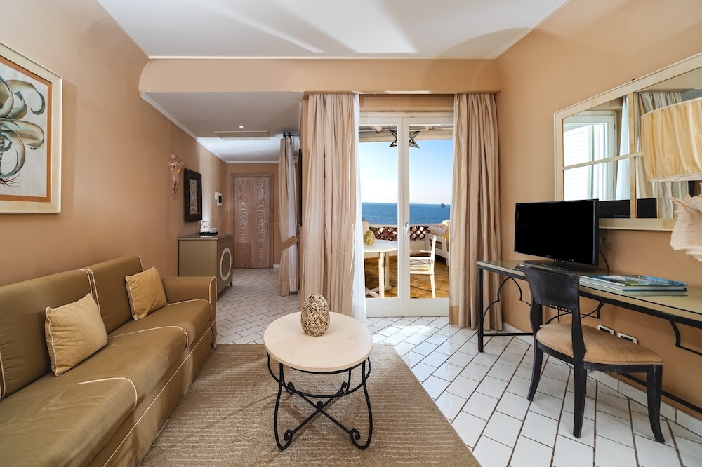 Therasia Resort Sea And Spa 78/100