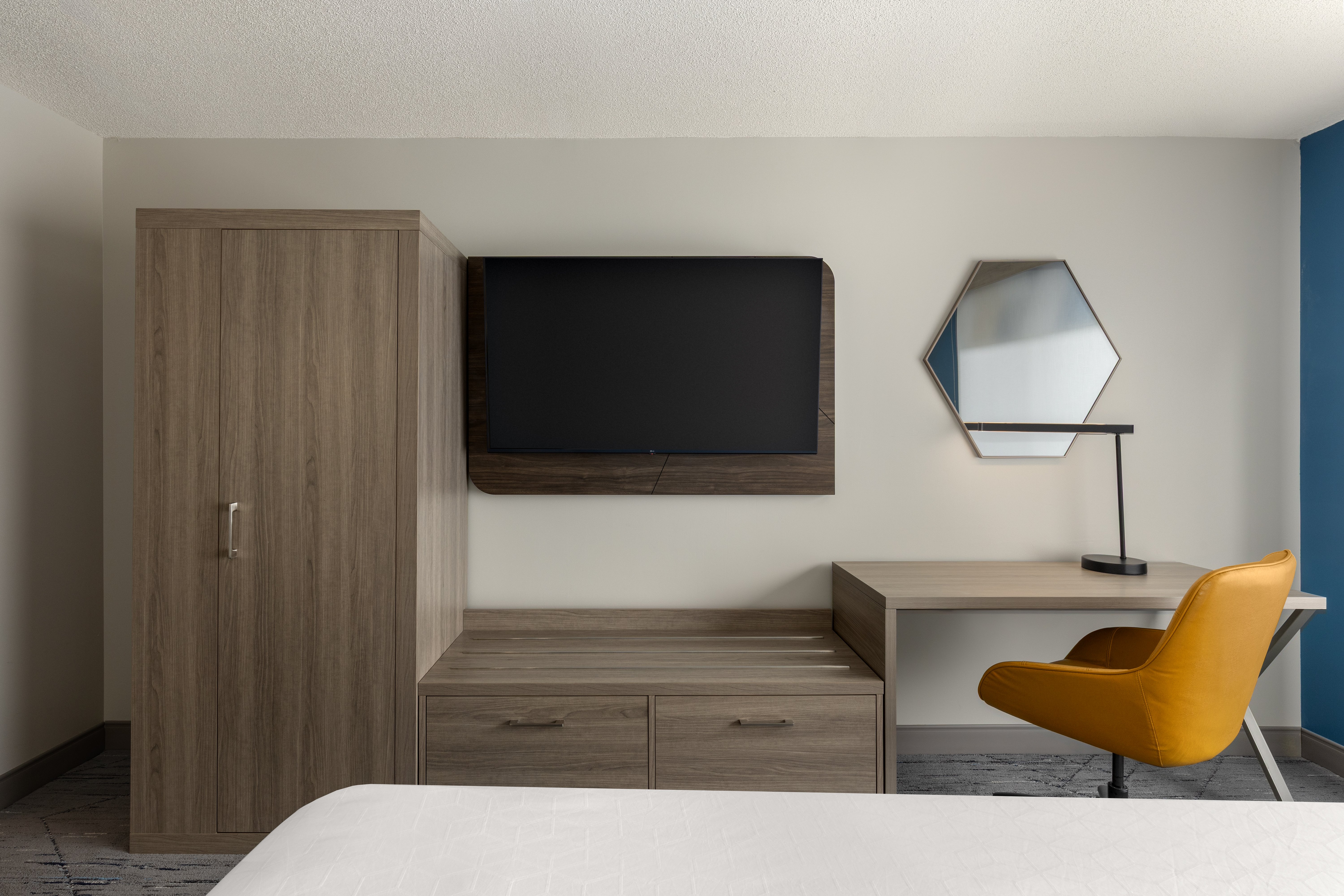 Holiday Inn Express Hotel And Suites Brockville 70/78