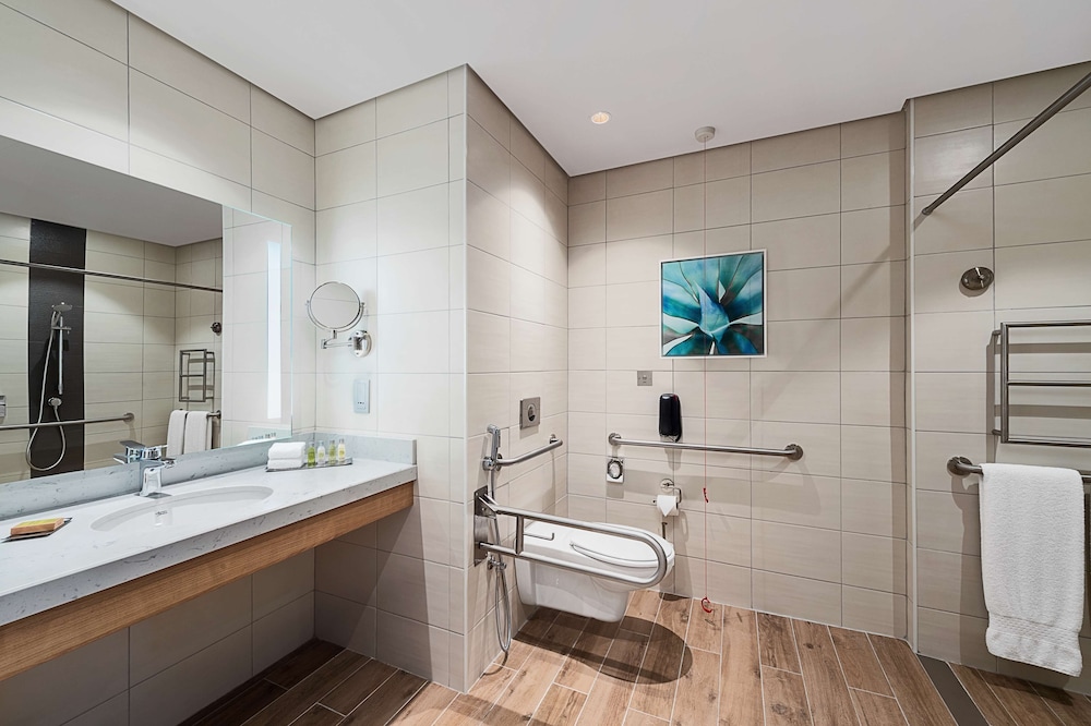 Hilton Garden Inn Kuwait 11/49