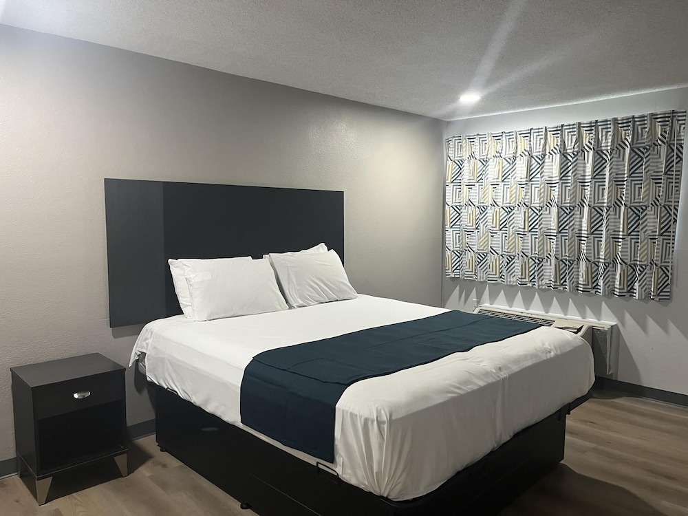 Room at Motel6 Las Vegas, NV - Downtown Fremont St Experience, LAS VEGAS - NV