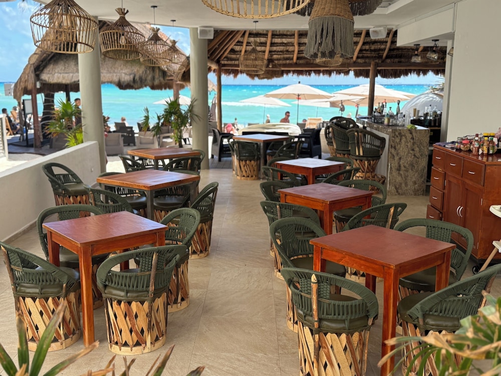 Luciana Hotel & Beach Club by Kavia 65/76