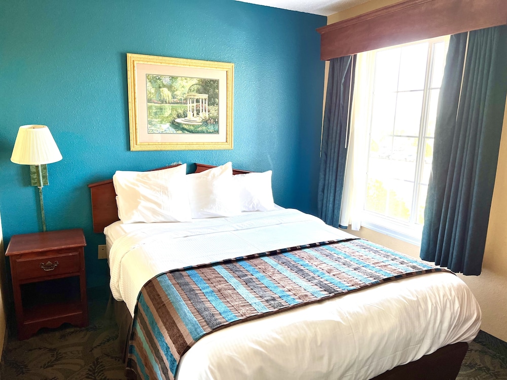 MainStay Suites Madison Airport 14/52