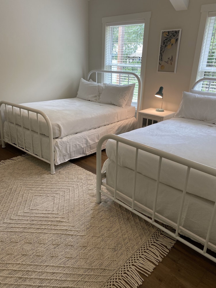 Frio Springs Lodges 8/50