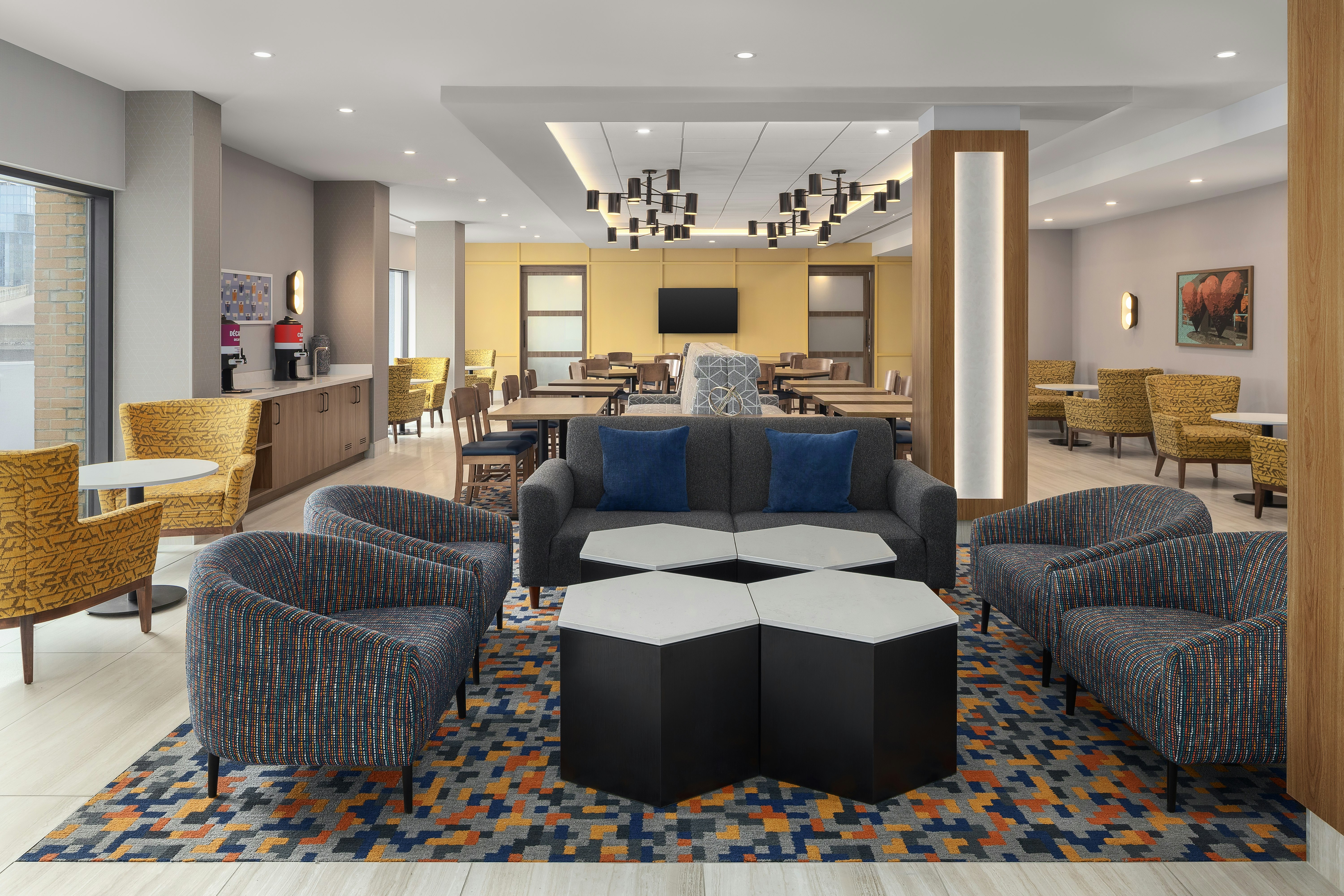Hampton Inn by Hilton Montreal East Anjou 16/24