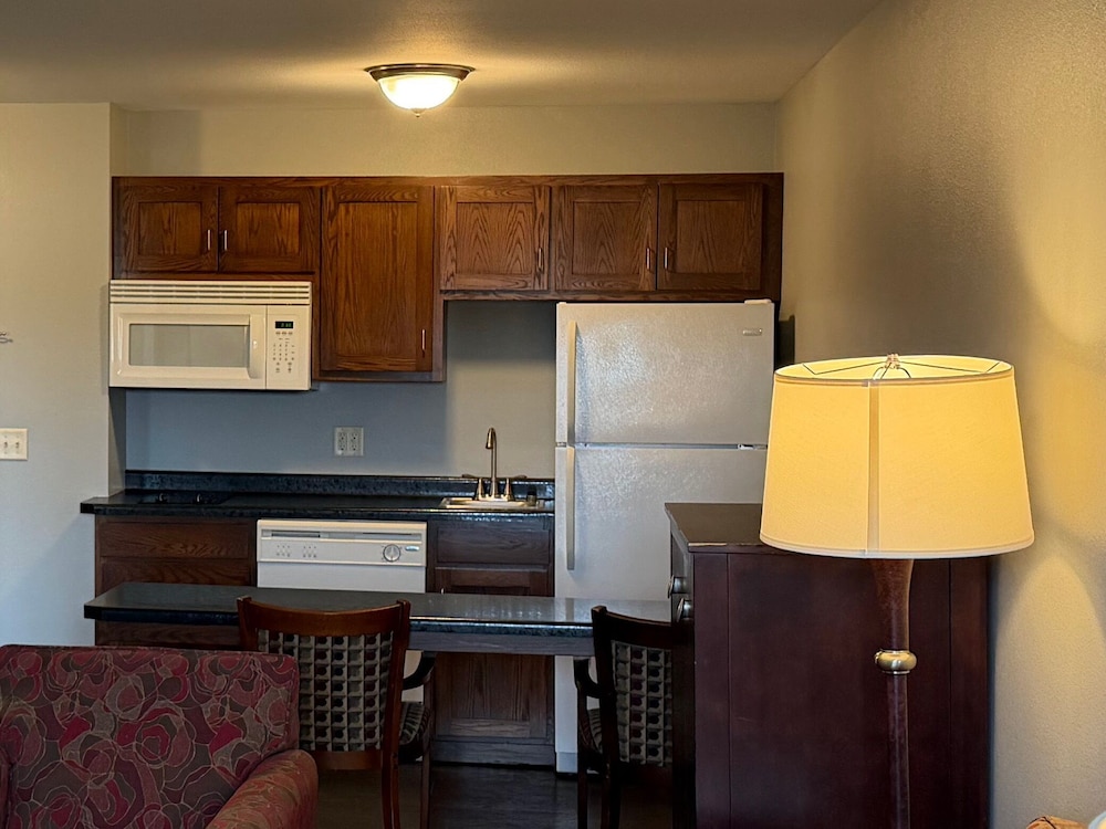 GrandStay Hotel & Suites Parkers Prairie 39/50