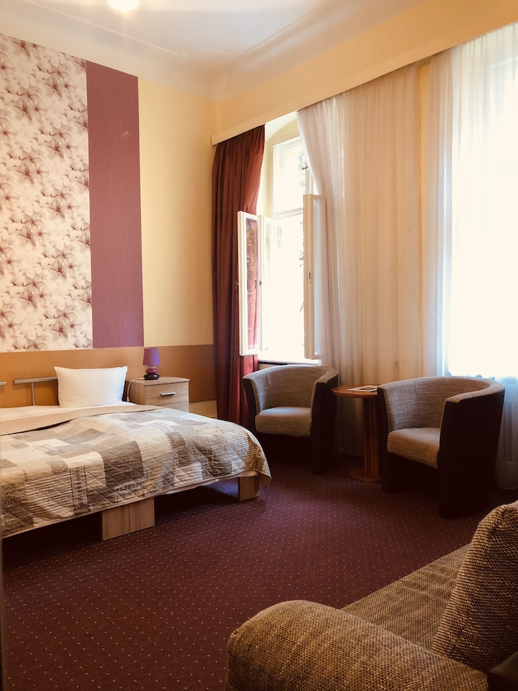 Castell Hotel 15/49