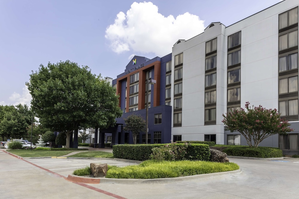 Hyatt Place Dallas/Arlington 56/59