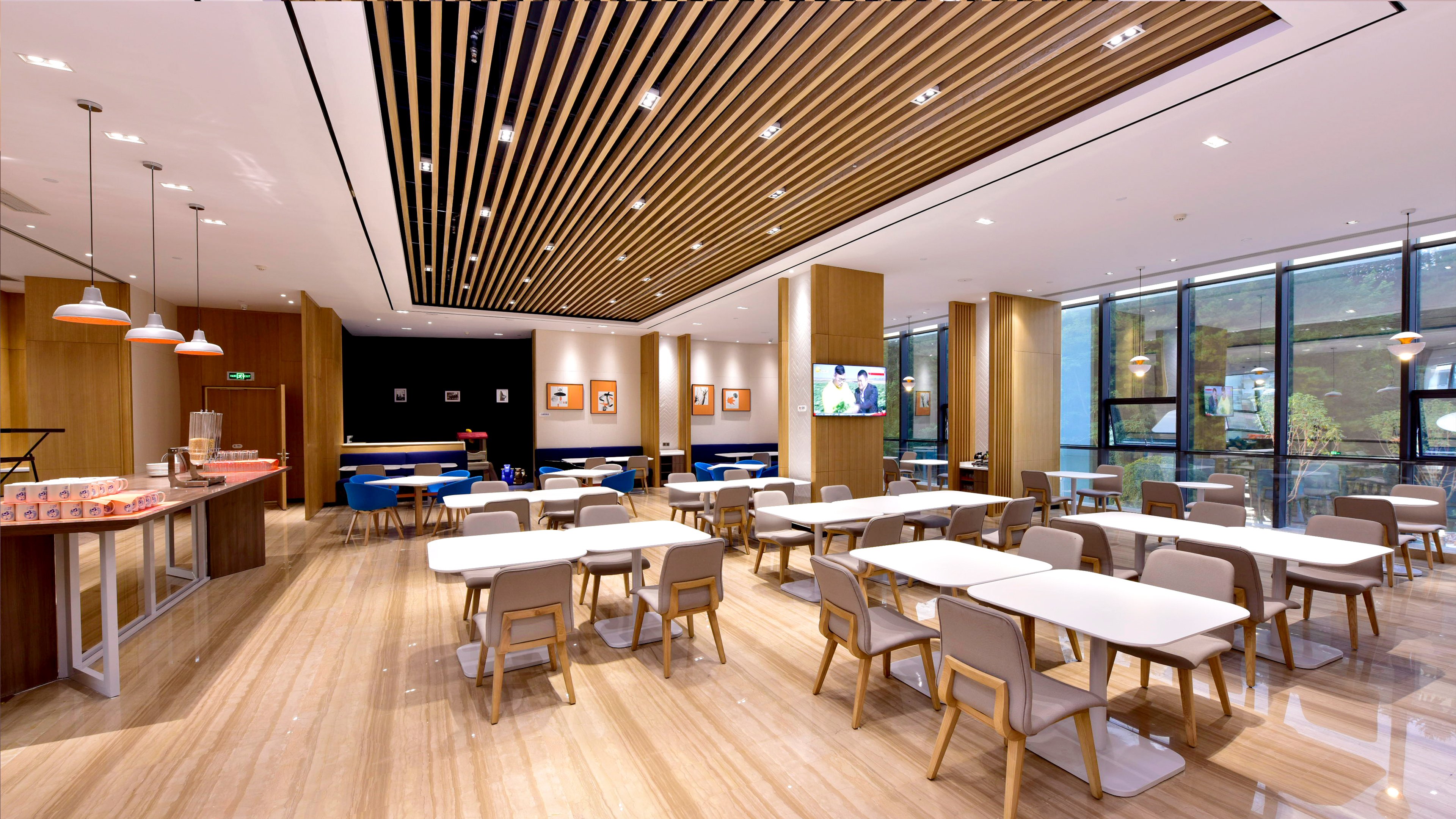Holiday Inn Express Luanchuan 13/27