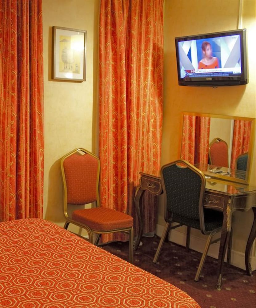 HOTEL HIPPODROME 22/27