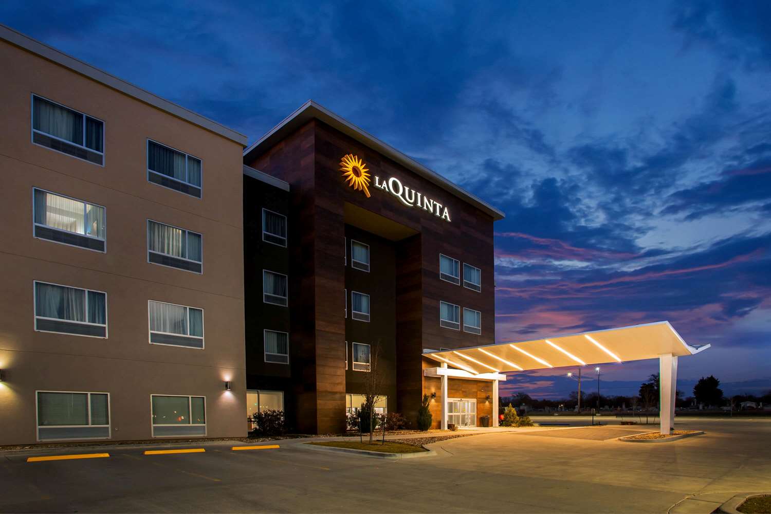 La Quinta Inn Suites By Wyndham Pittsburg 3/51