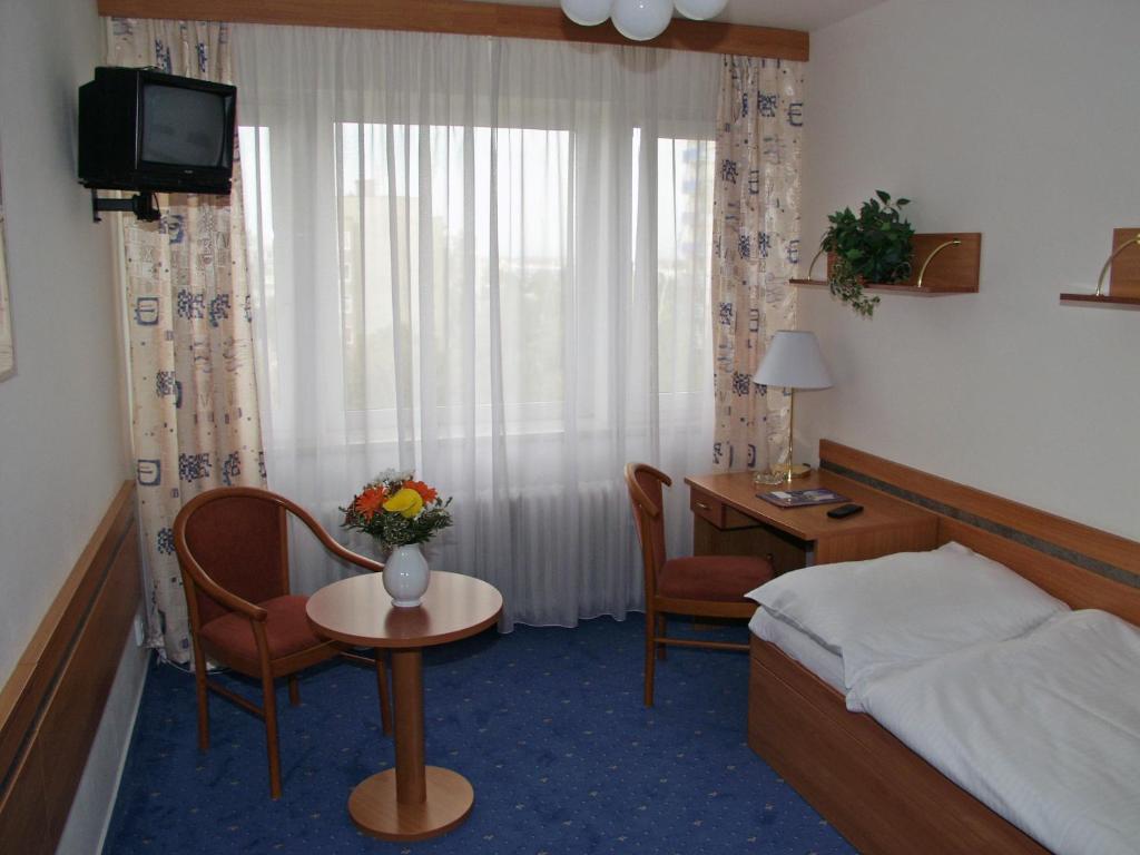Ilf Hotel 13/26